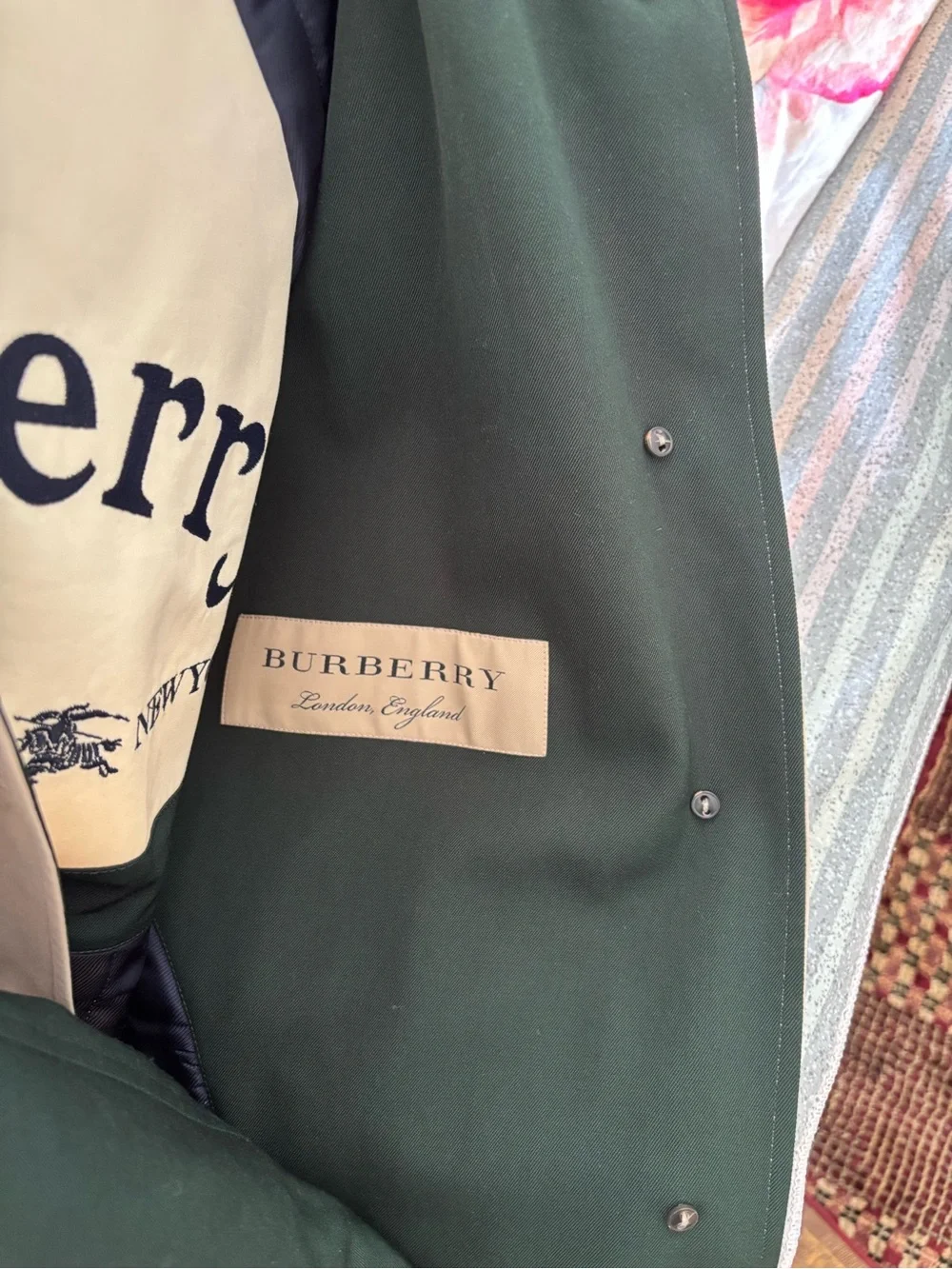 Burberry Dark Green and Beige Logo-Panel Coat - Picture 2 of 13